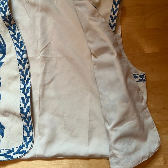 Blue and White Embroidered Vest Top Size L - Picture 4 of 10